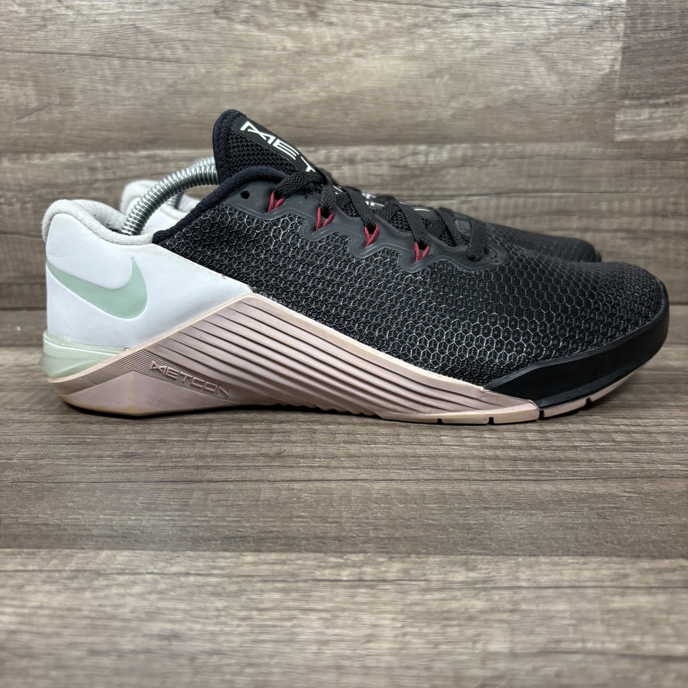Nike Mecton 5 Black Pink Womens US Size 9 EUR 40.5 AO2982-066 Sneakers